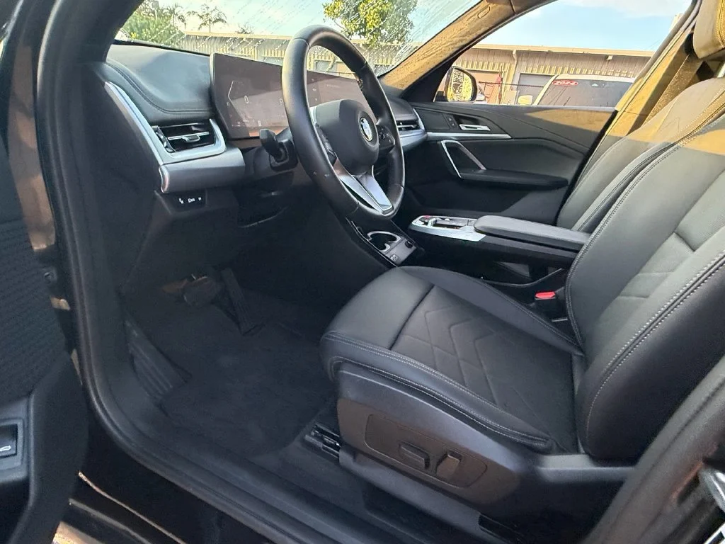 Used 2024 Black BMW xDrive28i image 11