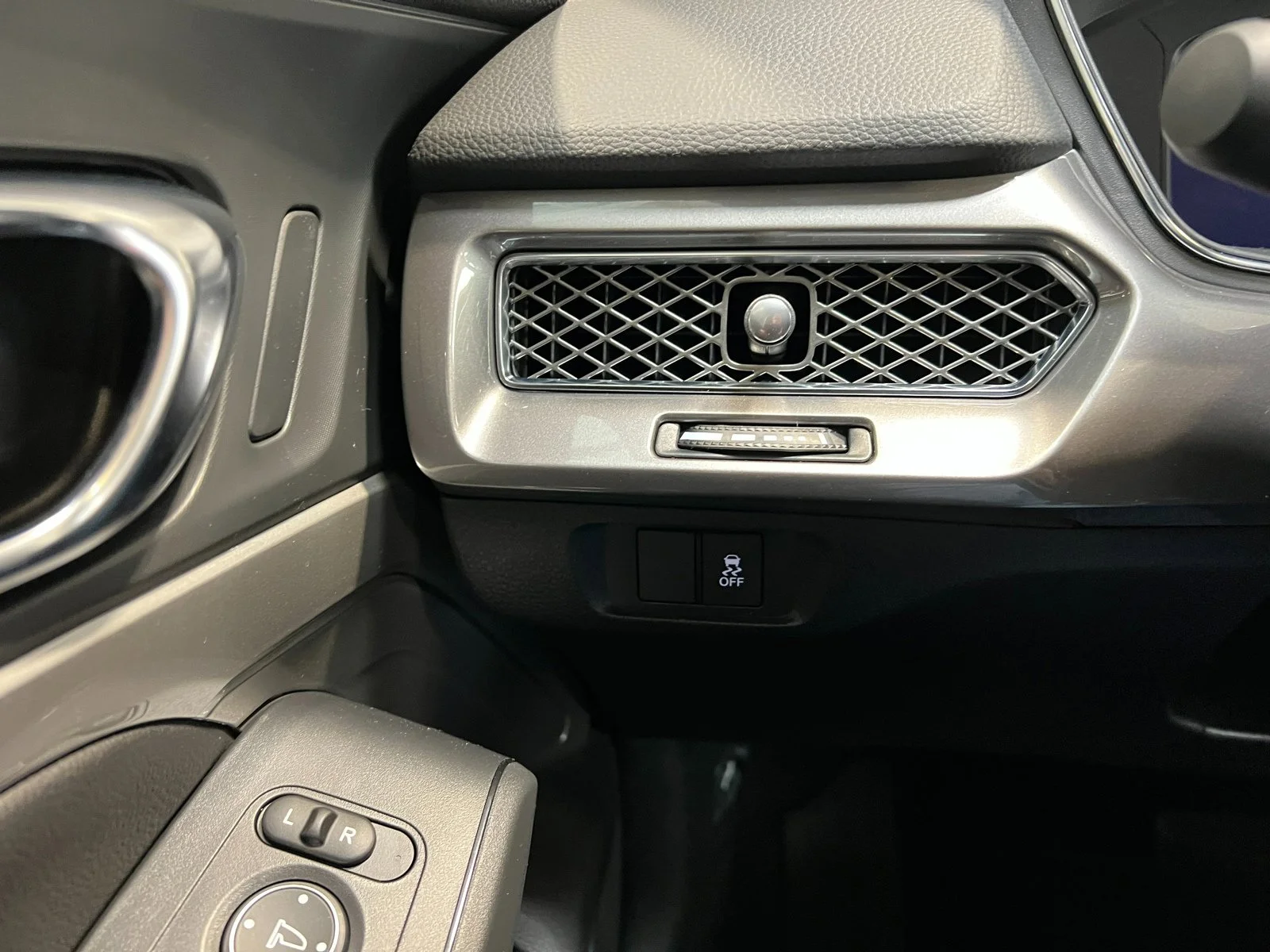 New 2025 Majestic Black Pearl Acura  image 19