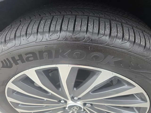 Used 2025 White Hyundai Calligraphy image 9