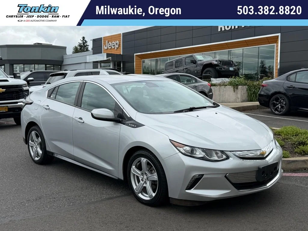 2018 Chevrolet Volt LT's photo