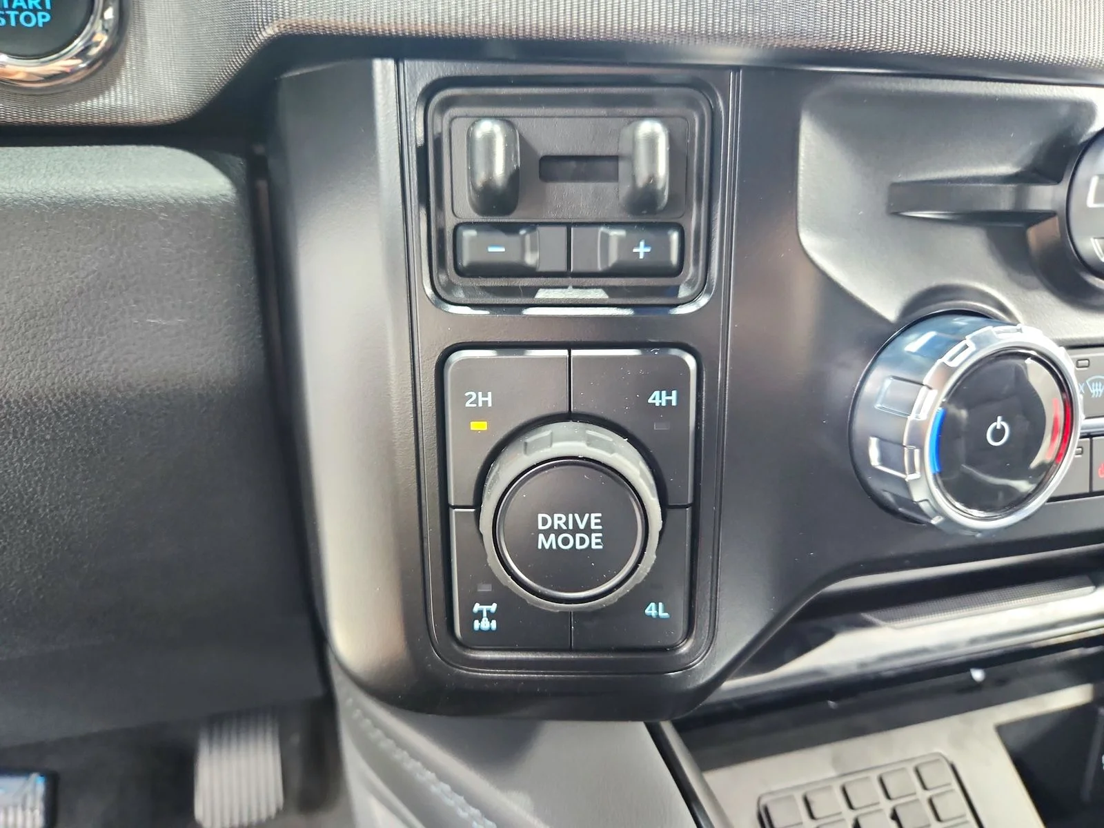 New 2026 White Ford Platinum image 26