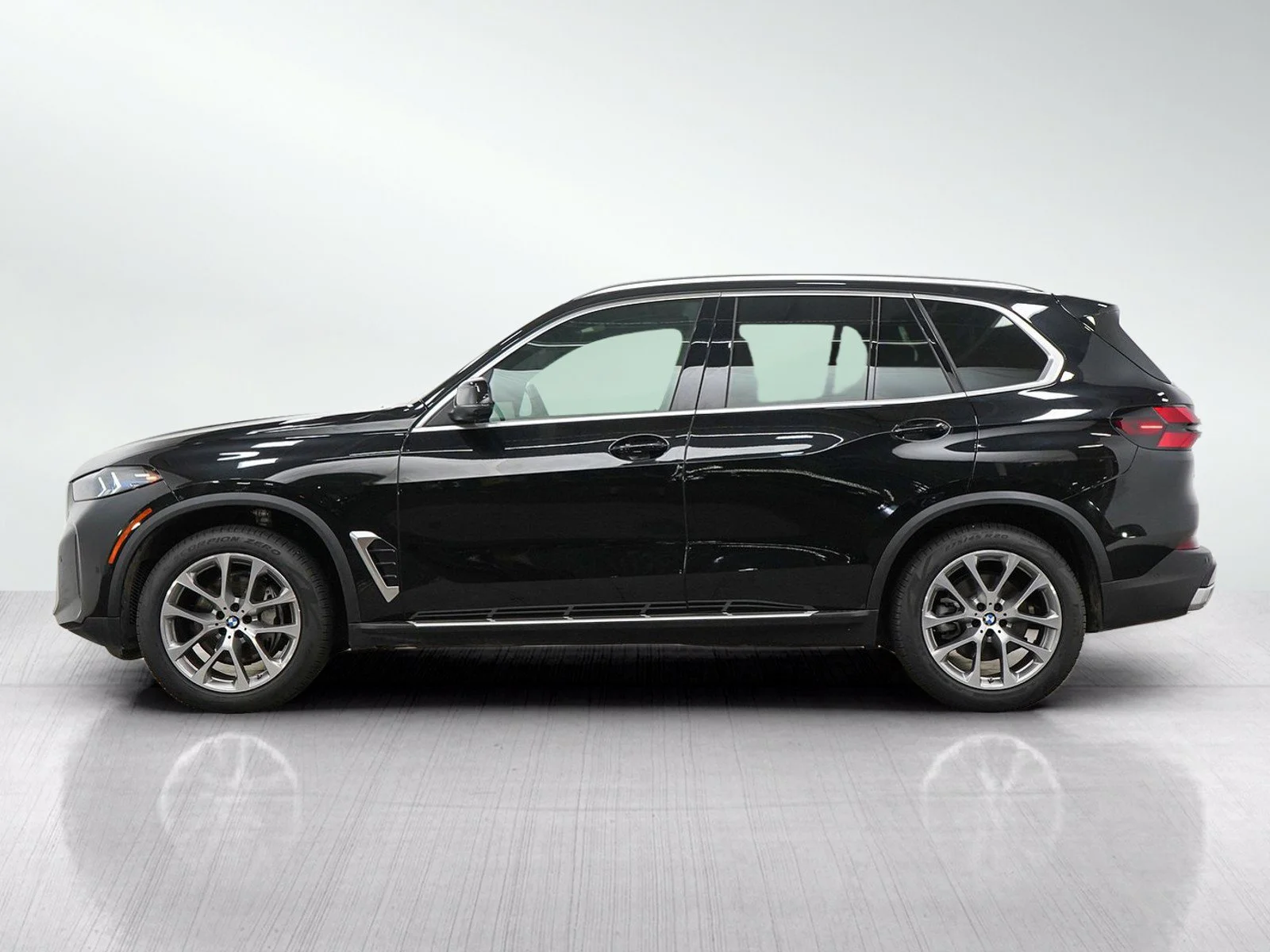 Used 2026 BMW X5 40i with VIN 5UX23EU0XT9223376 for sale in Wayzata, Minnesota