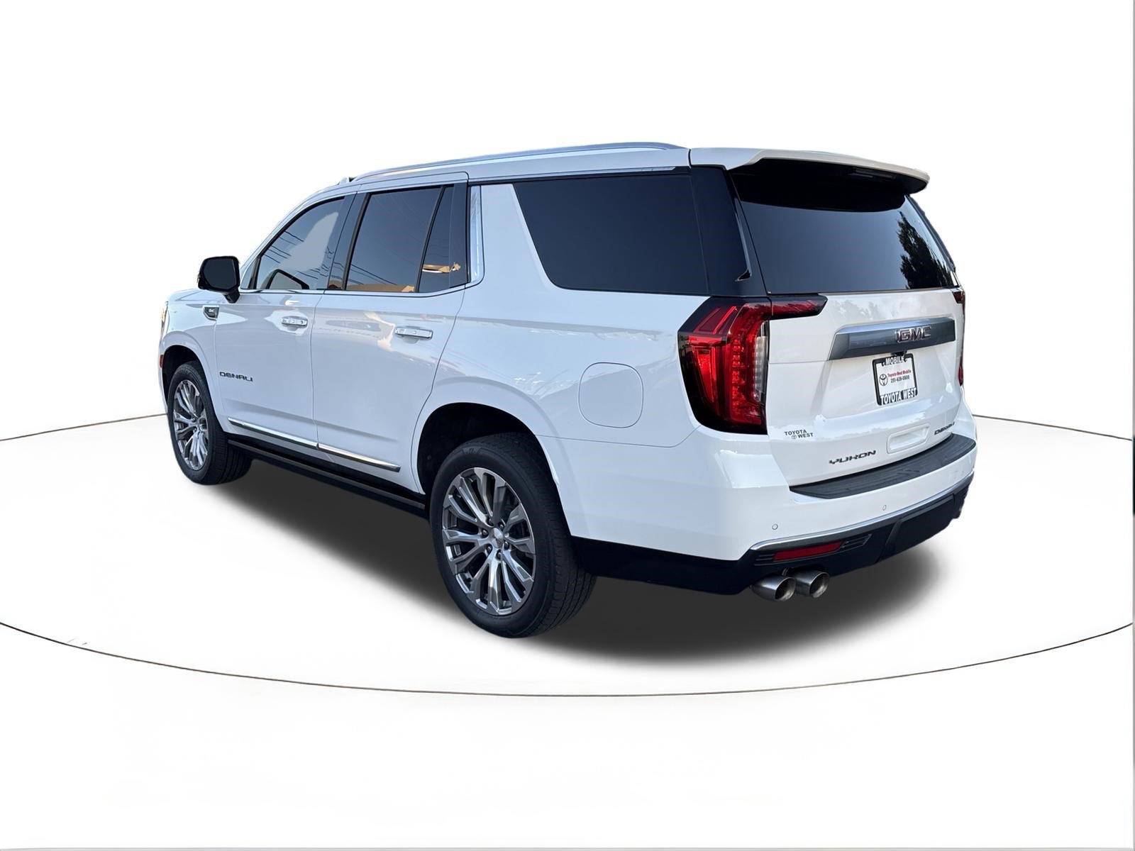 Used 2022 Summit White GMC Denali image 5