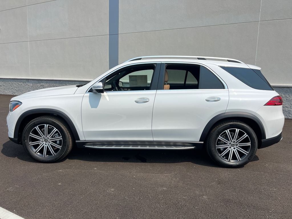 New 2026 MANUFAKTUR Moonlight White Metallic Mercedes-Benz GLE 350 image 4