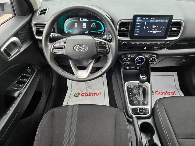 Used 2025 White Hyundai SEL image 15