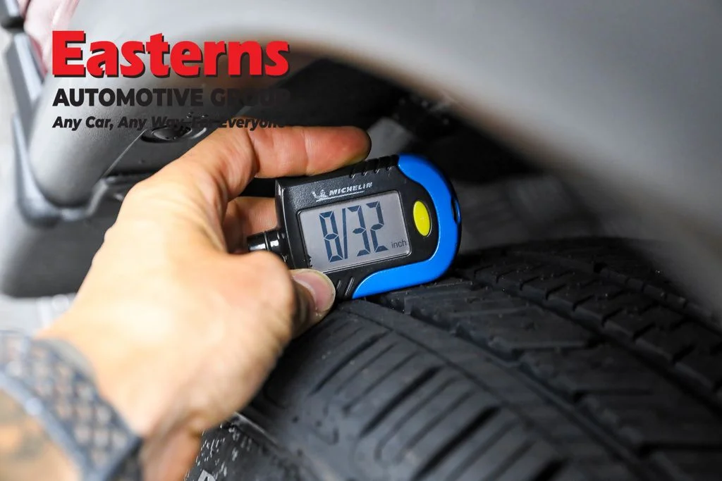 Used 2023 Red Nissan SV image 26