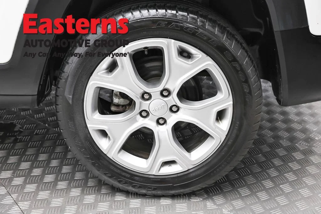 Used 2023 White Jeep Limited image 8