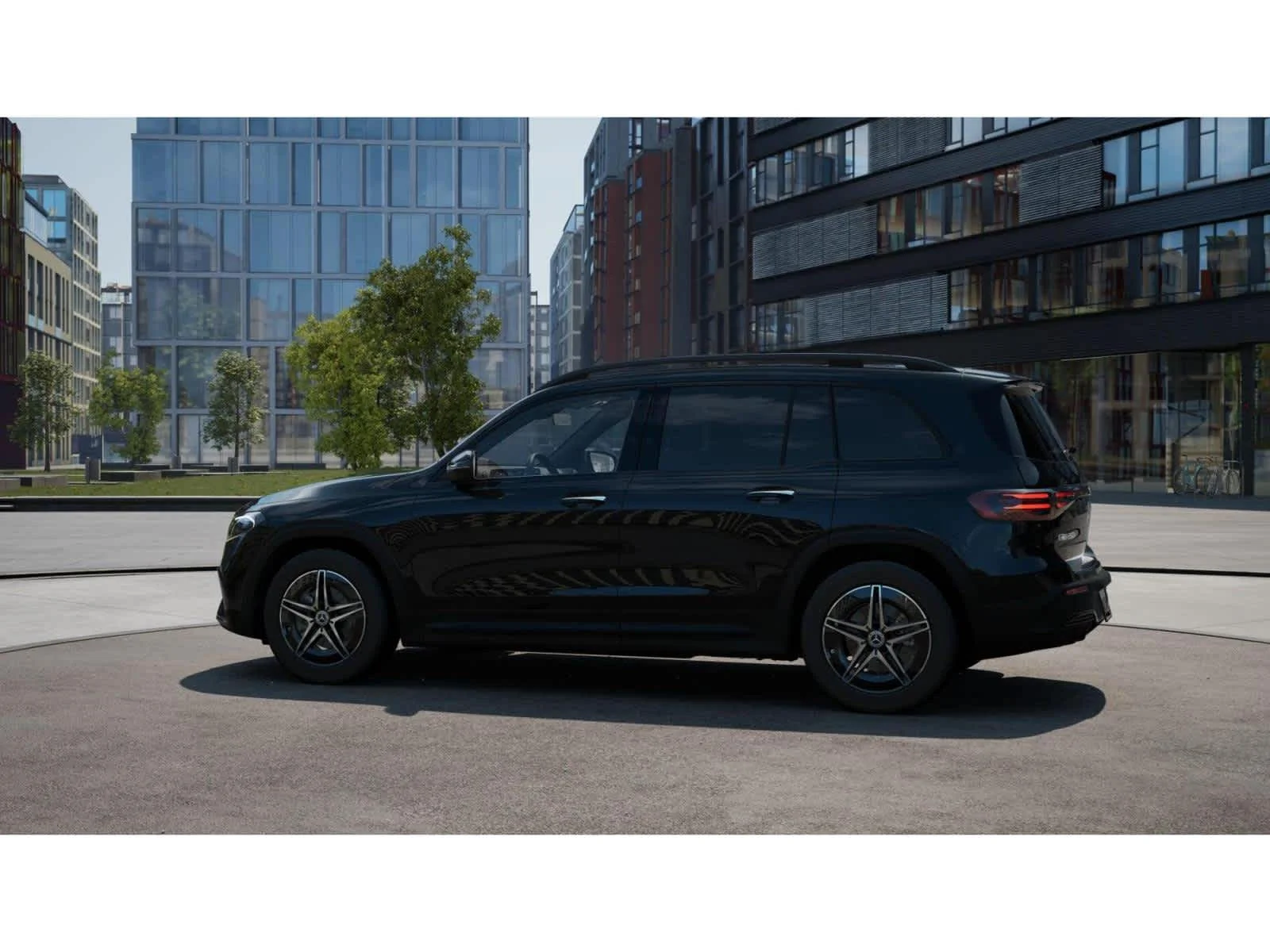 Used 2024 Night Black Mercedes-Benz EQB 250+ image 31