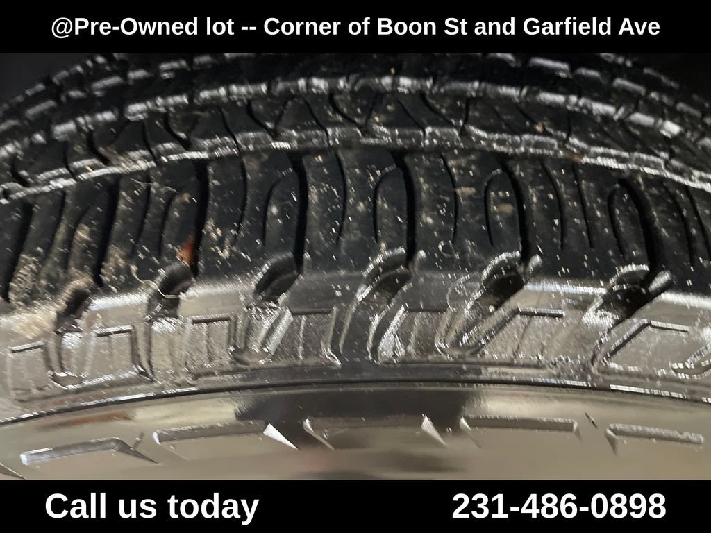 Used 2022 MOSAIC BLACK METALLIC Chevrolet LT Leather image 12