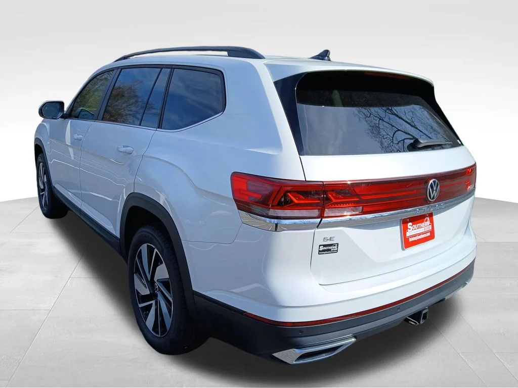 New 2026 White Volkswagen SE w/Technology image 3