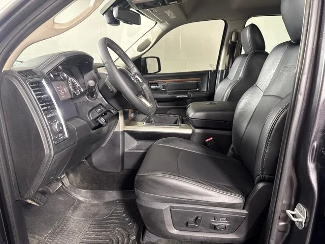 Used 2015 Granite Crystal Clearcoat Metallic Ram Laramie image 11
