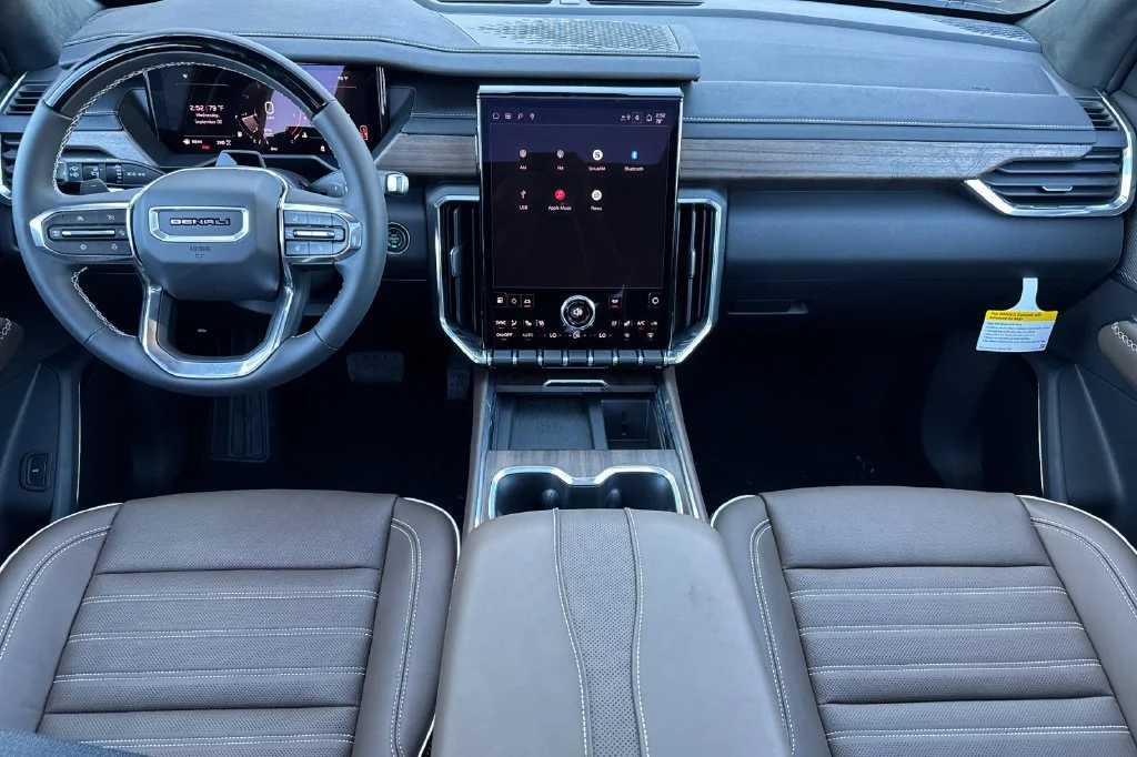 2027 GMC Acadia Denali Ultimate - Photo 10