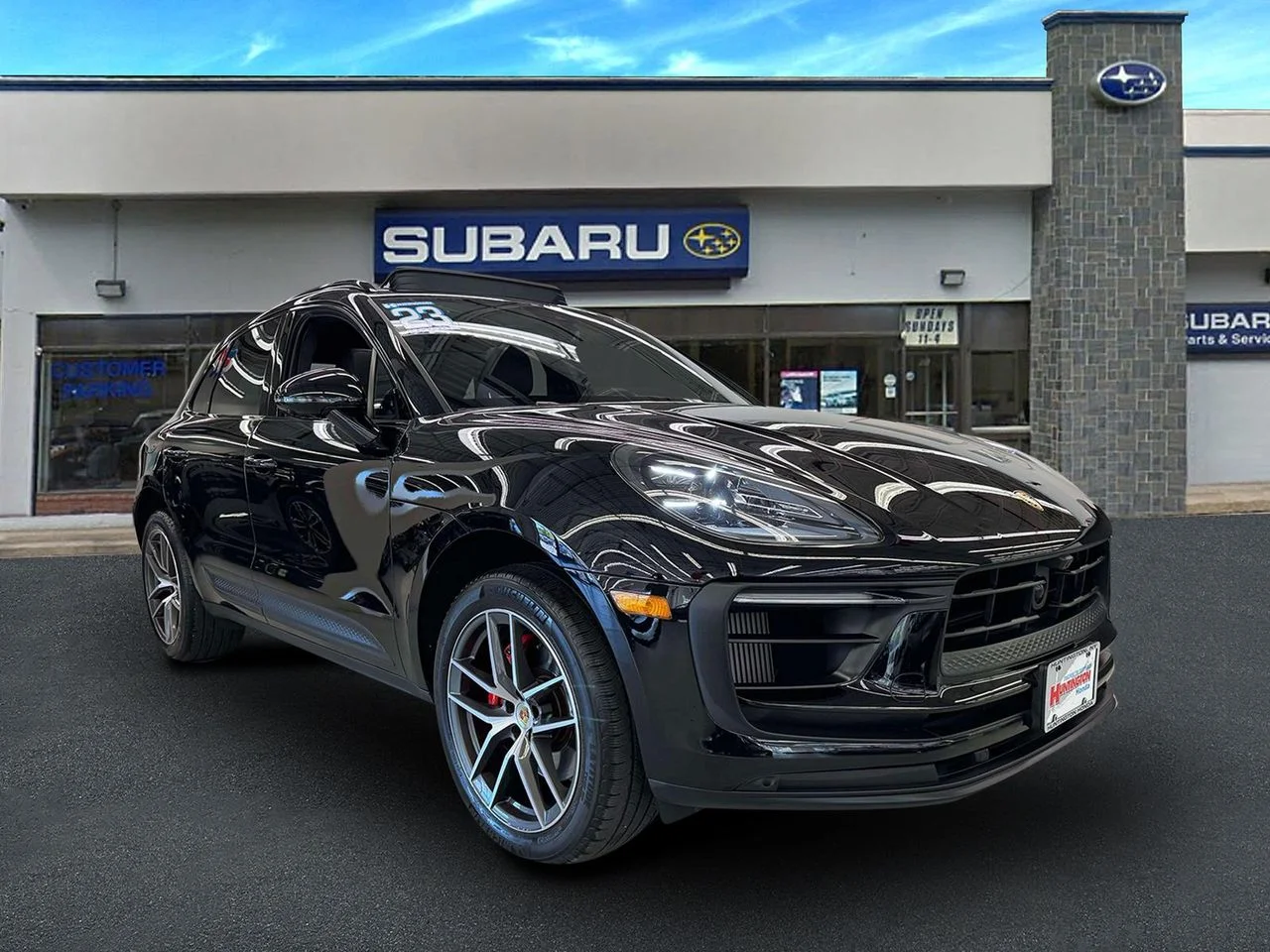 2023 Porsche Macan S's photo