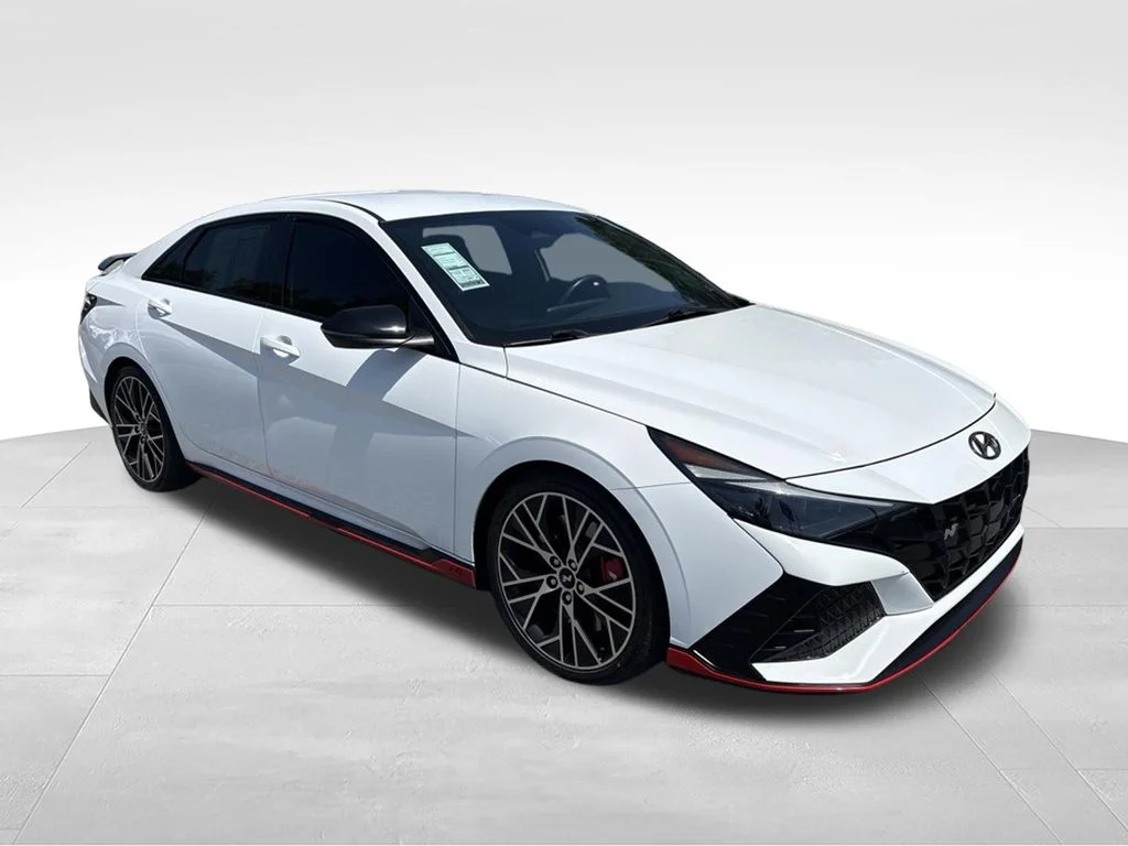 Used 2022 Ceramic White Hyundai Base image 8