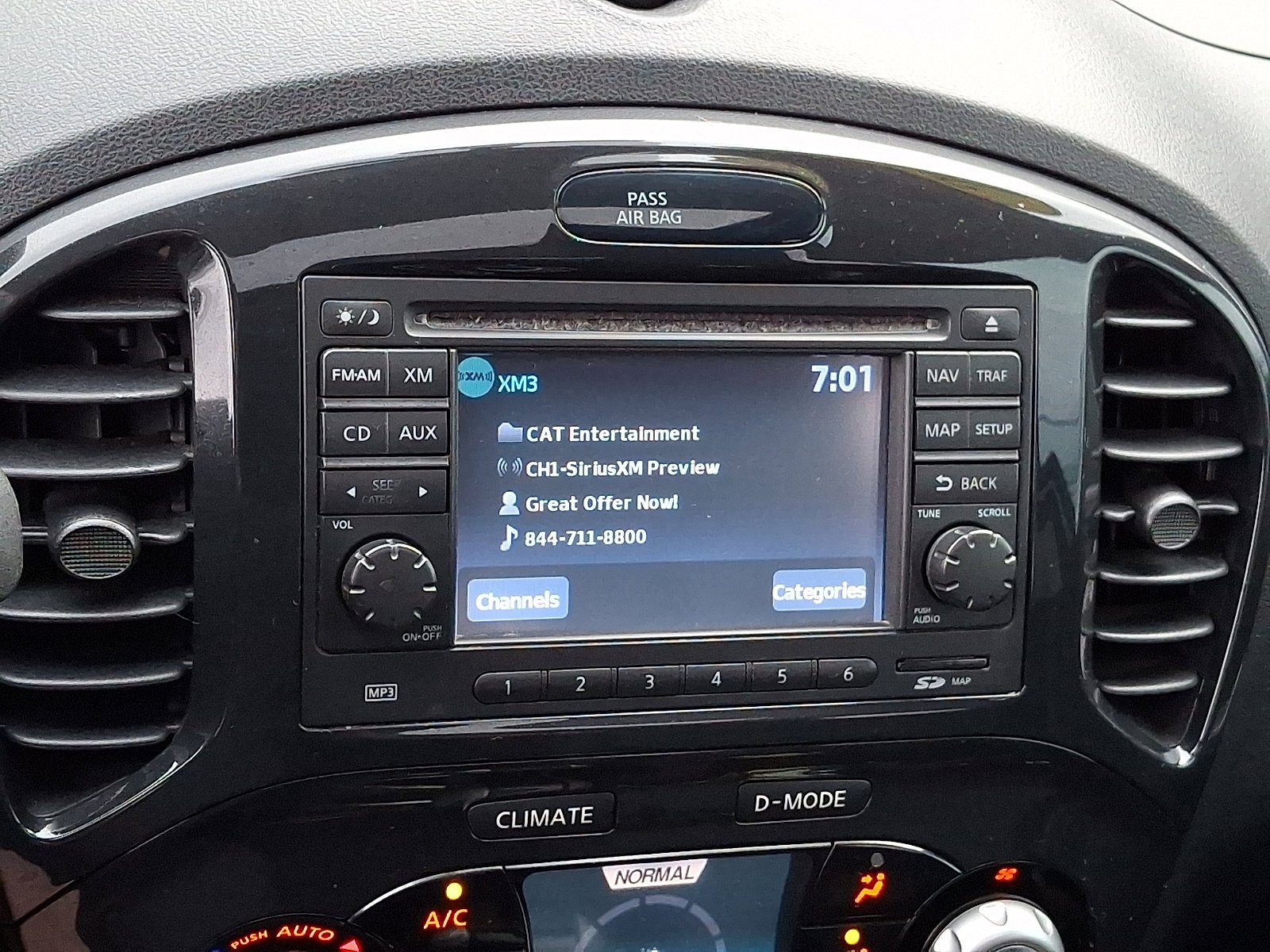 Used 2013 Gun Metallic Nissan SL image 18