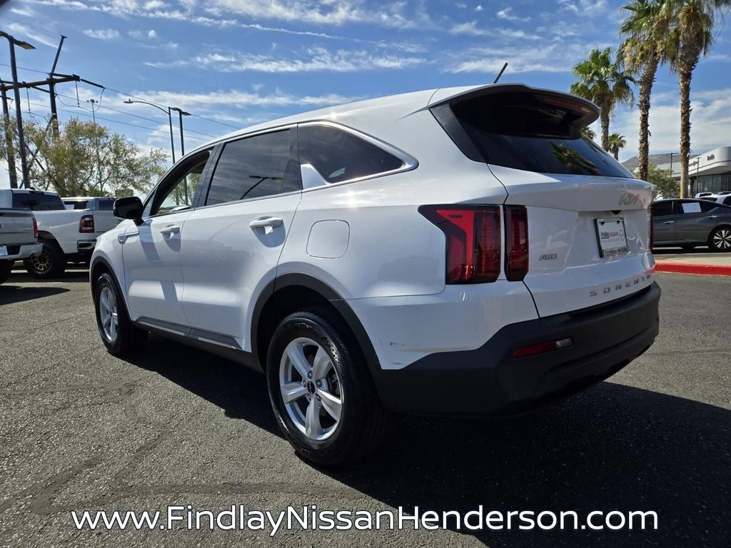 Used 2022 White Kia LX image 4