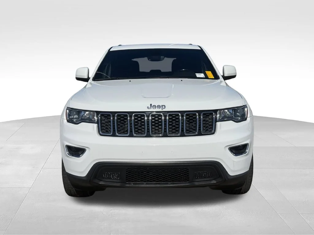 Used 2022 White Jeep Laredo E image 25