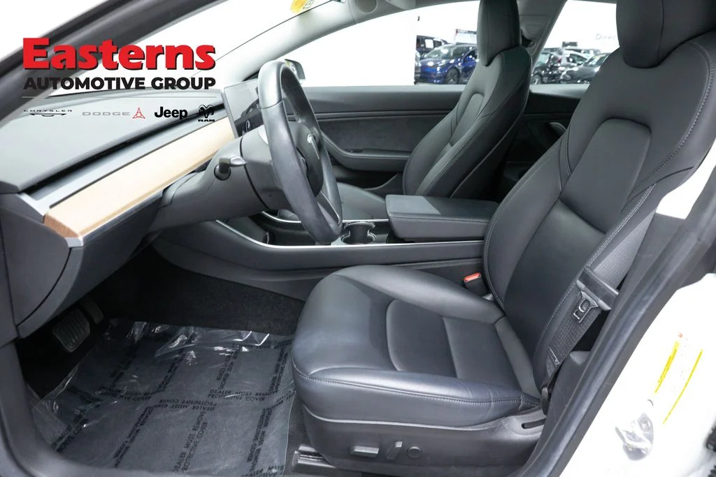 Used 2019 White Tesla Standard Range Plus image 13