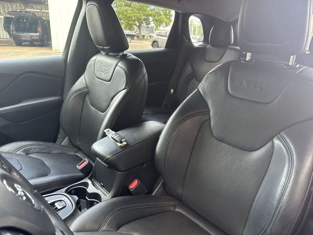Used 2019 Red Jeep Limited image 15