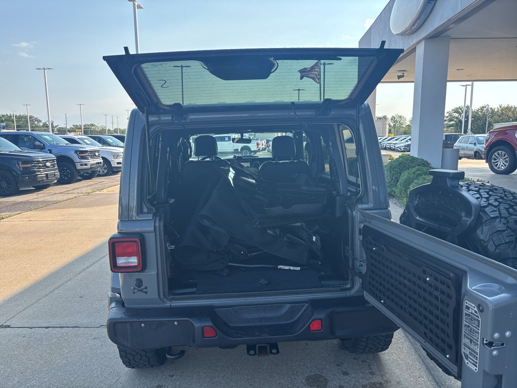 Used 2021 Gray Jeep Unlimited Altitude image 8