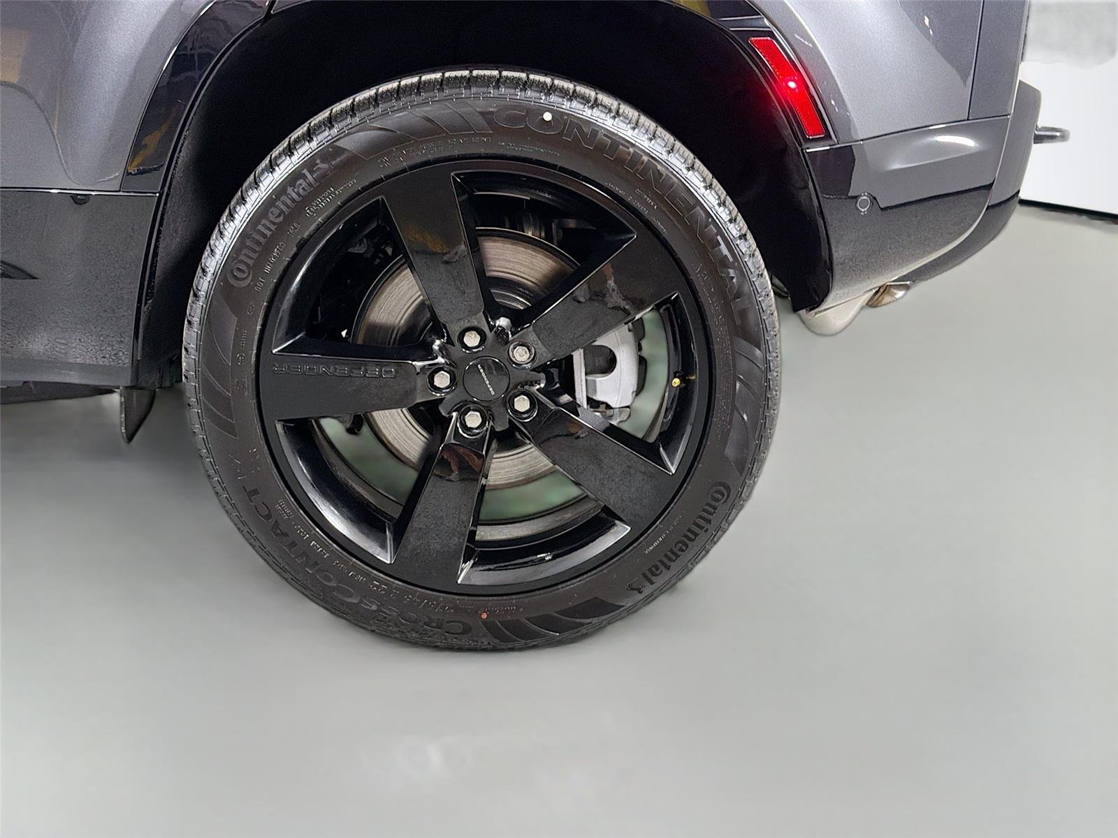 New 2026 CARPATHIAN GREY Land Rover X-Dynamic SE image 28