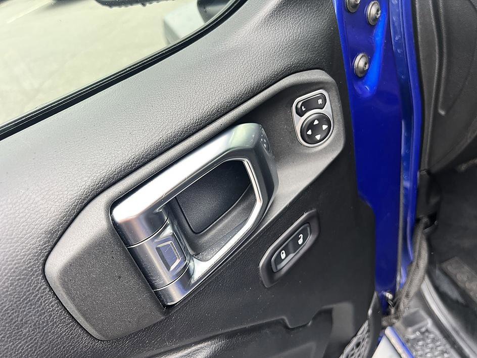 Used 2018 Ocean Blue Metallic Clearcoat Jeep Sport S image 20