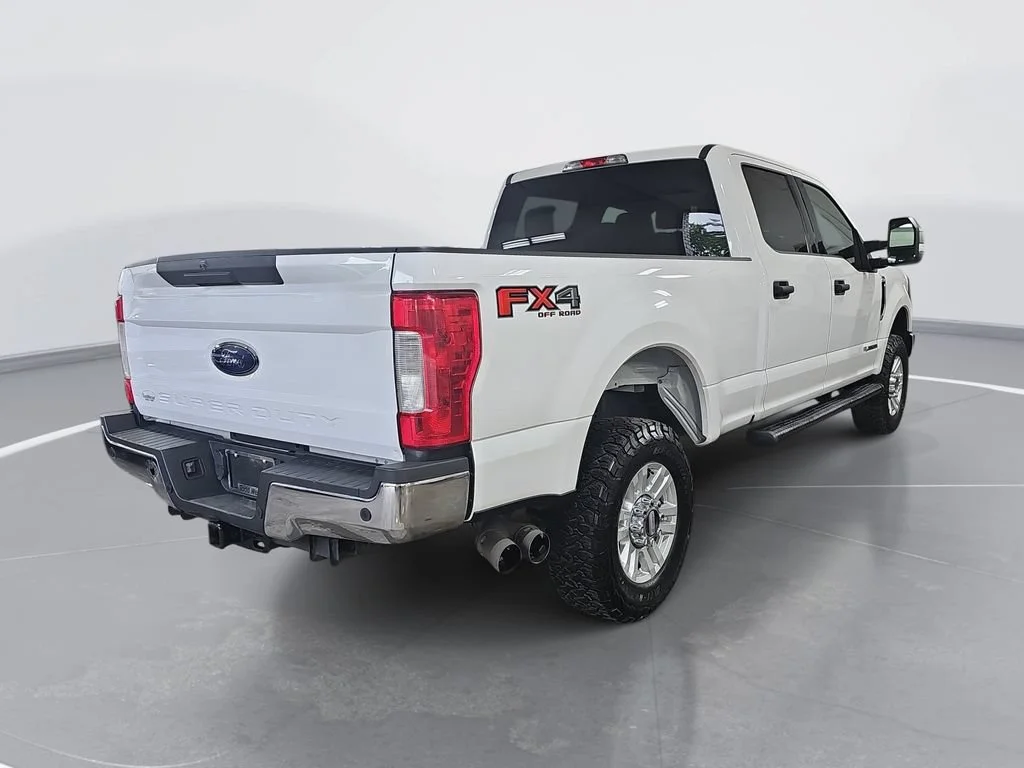 Used 2018 White Ford XLT image 3