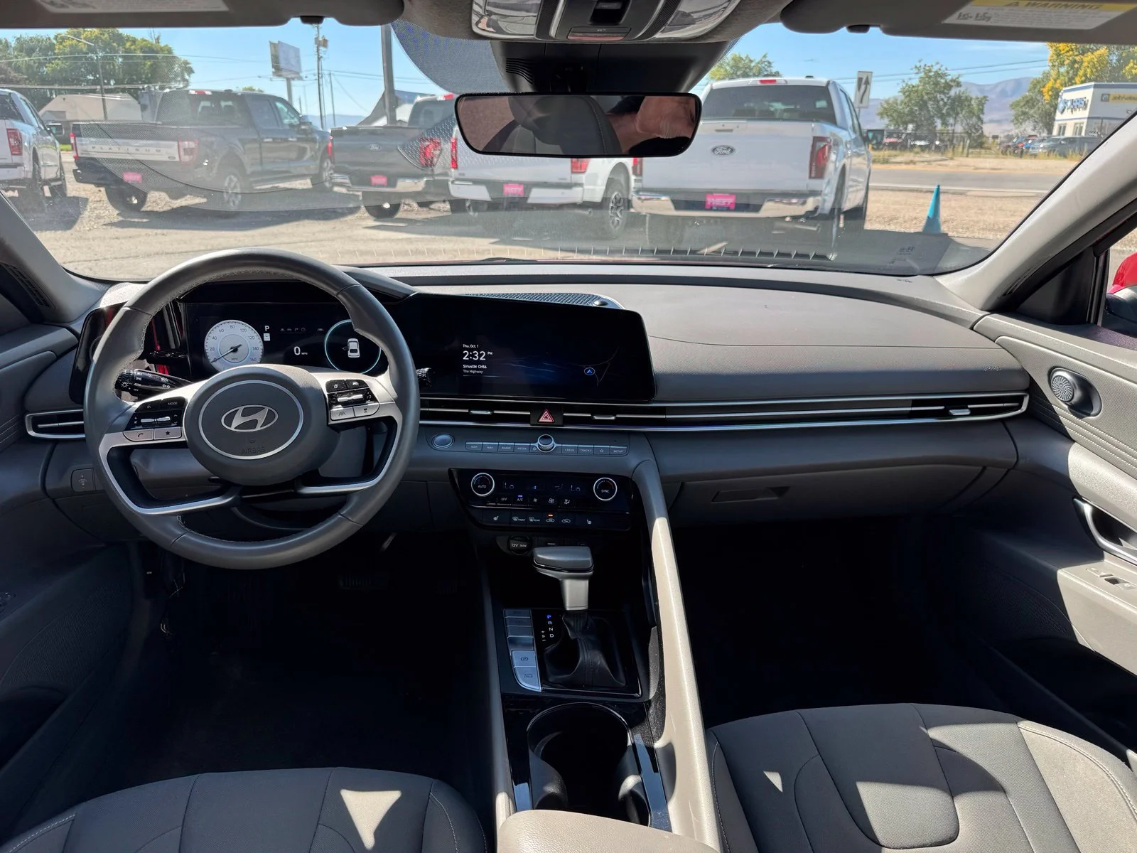 Used 2025 Red Hyundai SEL Convenience image 28