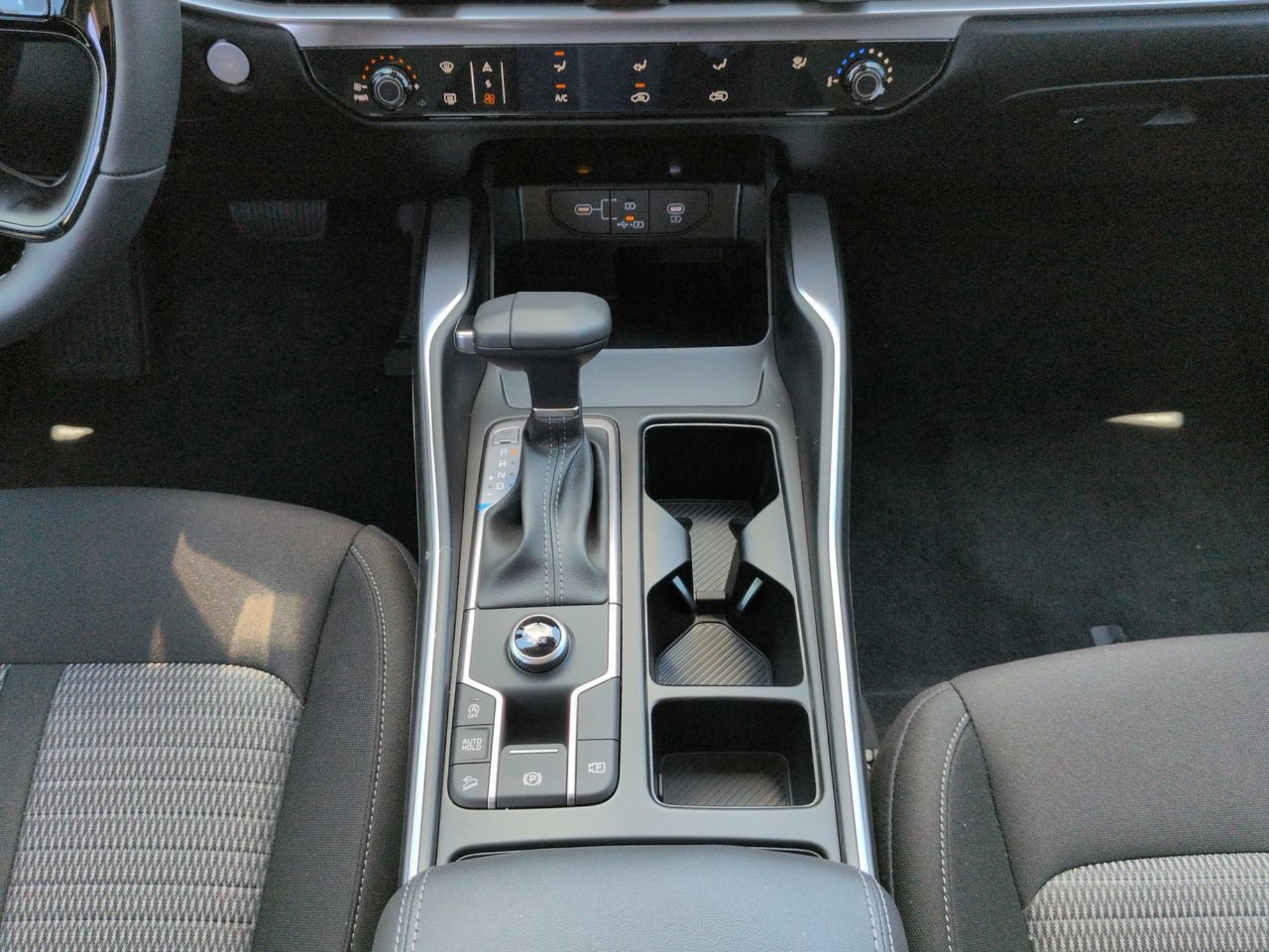 New 2026 Ivory Silver Kia LX image 39