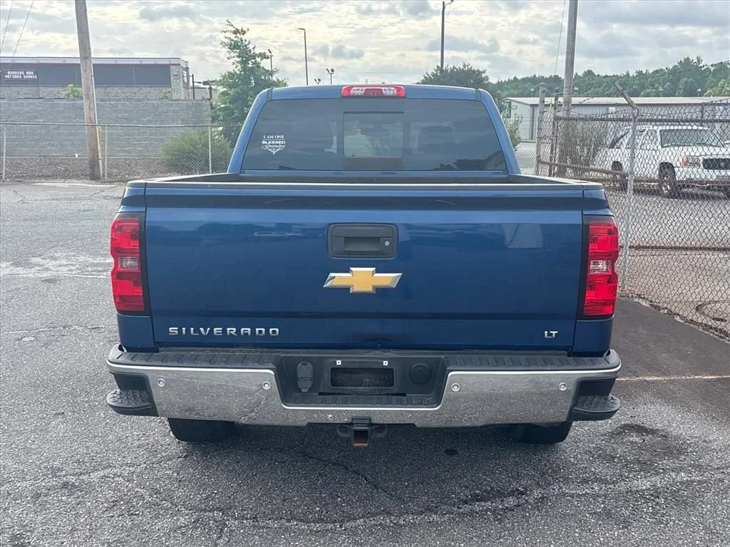 Used 2015 DEEP OCEAN BLUE METALLIC Chevrolet LT image 10