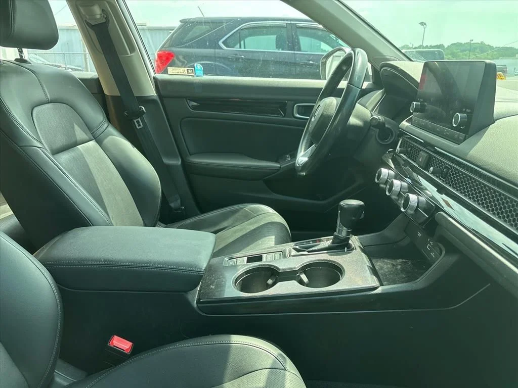 Used 2024 White Honda EX-L image 18