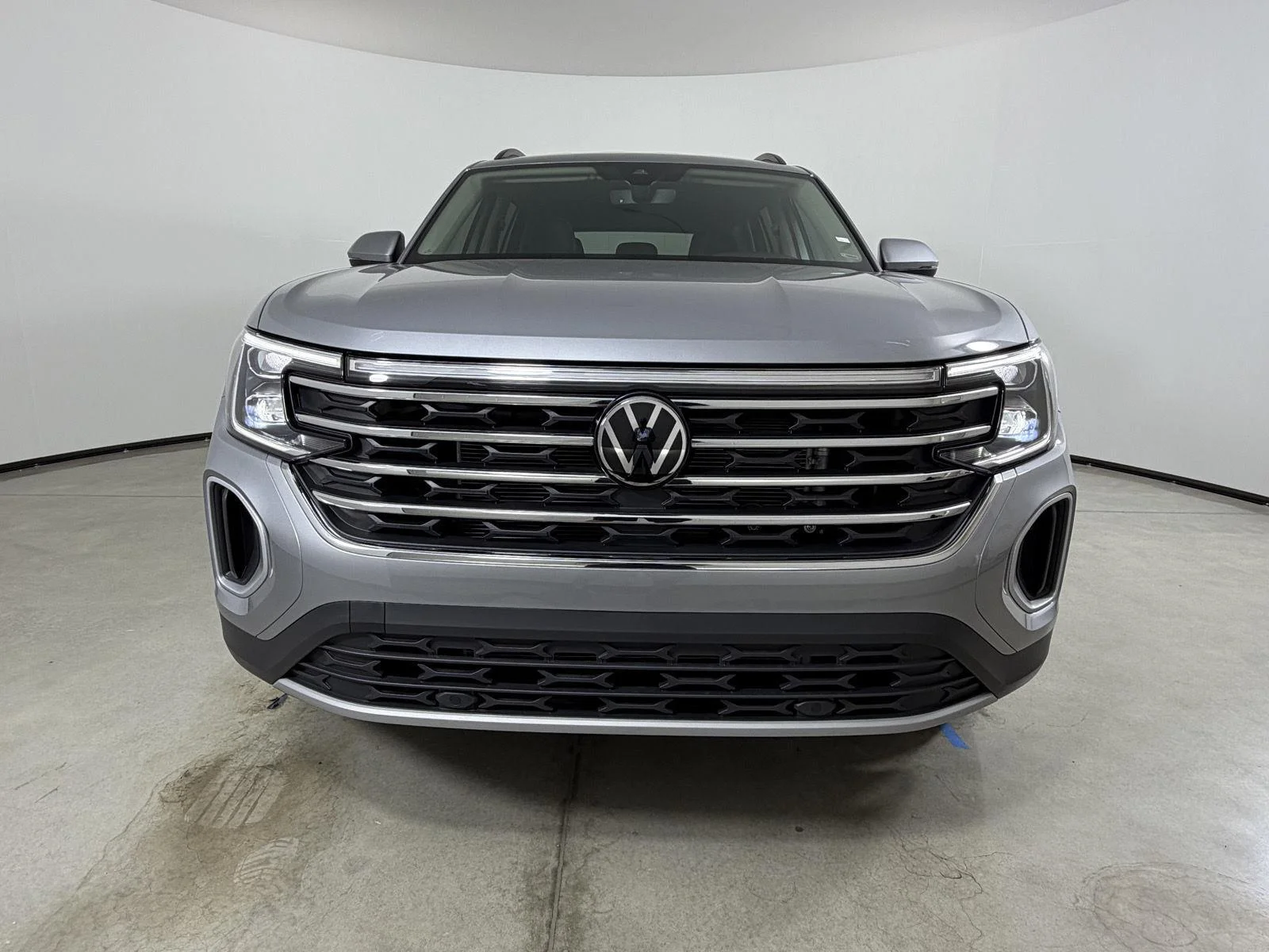 New 2026 Silver Mist Metallic Volkswagen 2.0T SE image 2