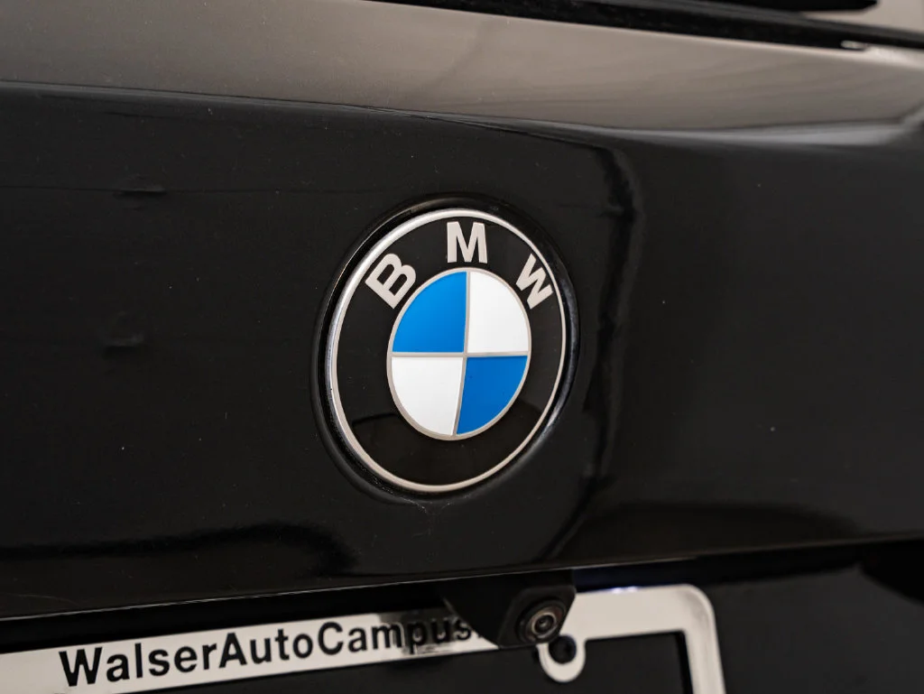 Used 2023 Black Sapphire Metallic BMW xDrive40i image 17