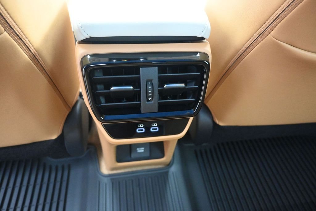 New 2026 Oxygen White Lexus  350e PREMIUM image 18