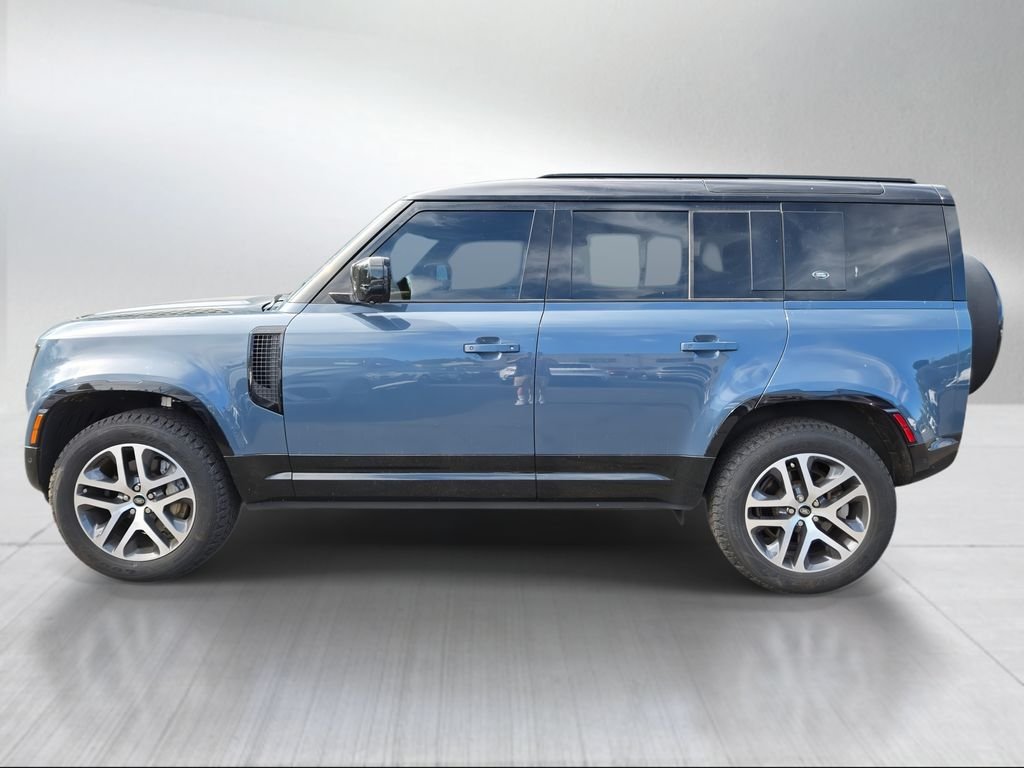 Used 2024 Tasman Blue Metallic Land Rover X-Dynamic SE image 6