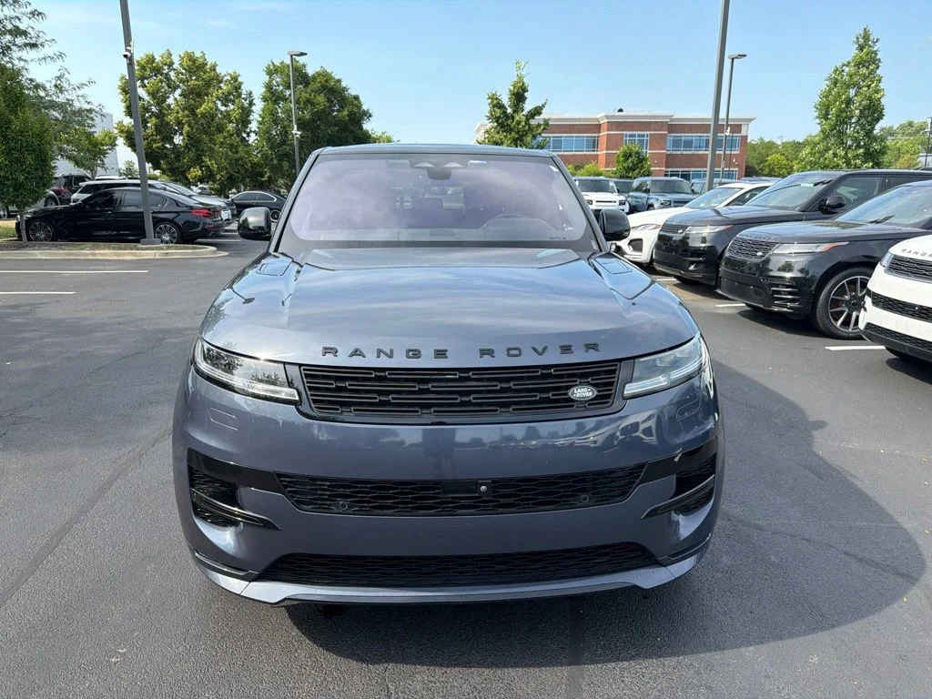 Certified Used 2023 Varesine Blue Metallic Land Rover SE Dynamic image 8