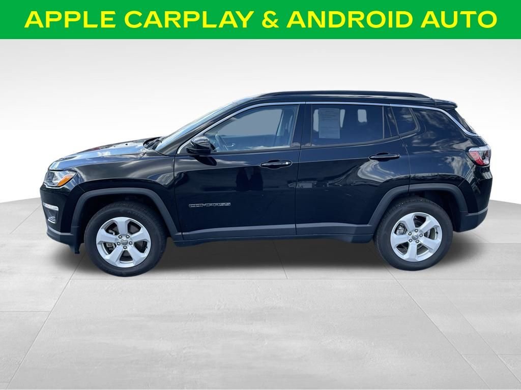 Used 2021 Diamond Black Crystal Pearlcoat Jeep Latitude image 7