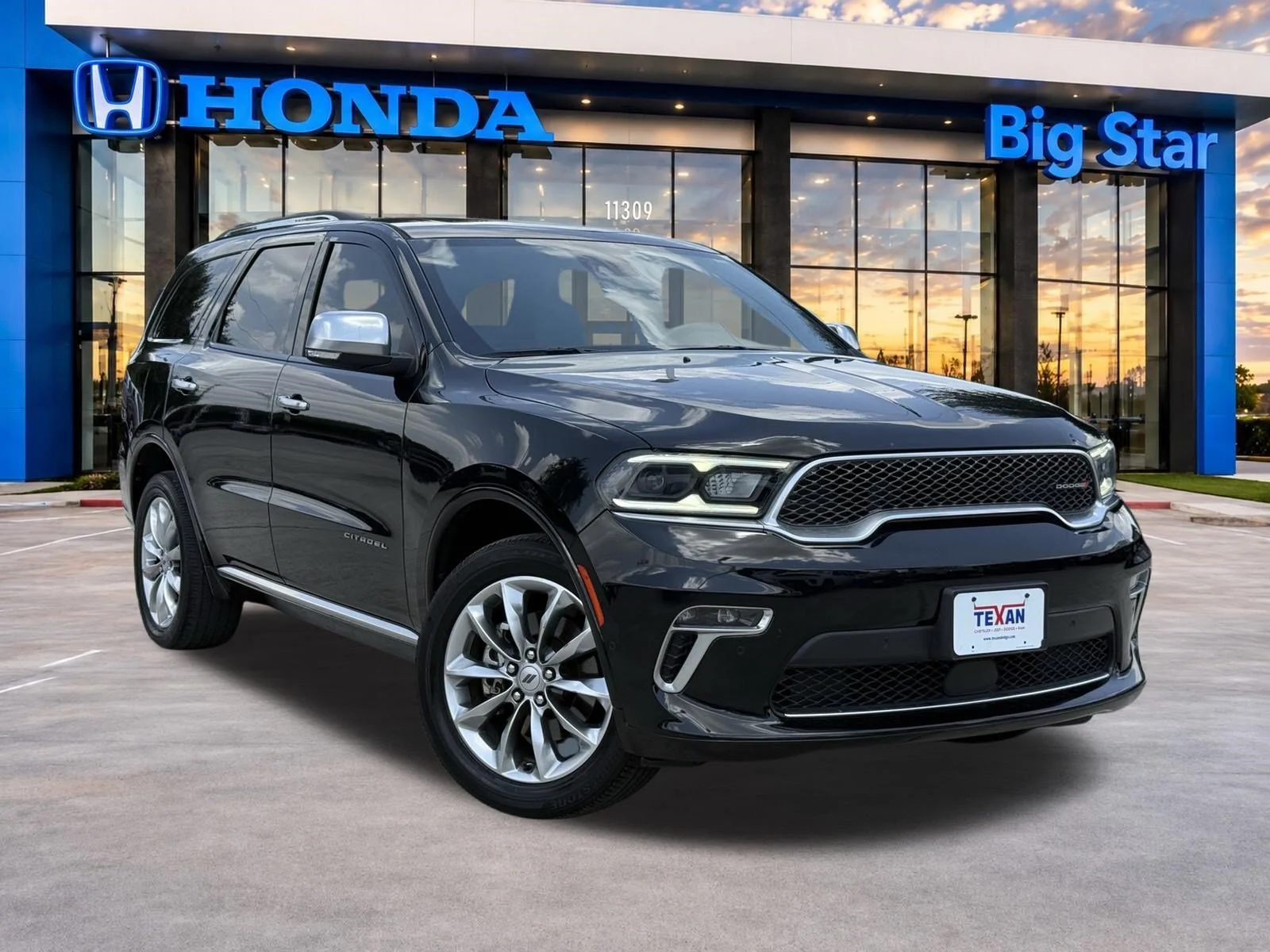 Used 2023 DB Black Clearcoat Dodge Citadel image 1