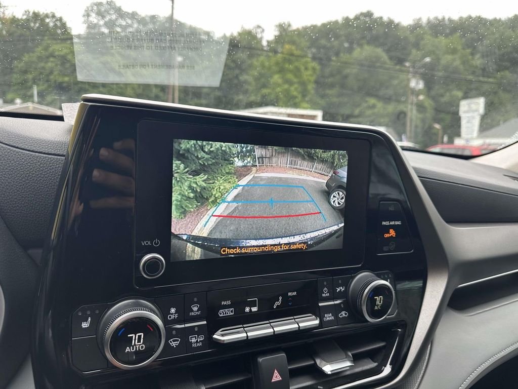 Used 2024  Toyota XLE image 21