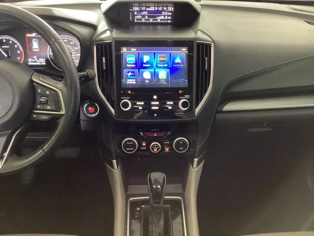 Used 2020 Crystal White Pearl Subaru Limited image 11