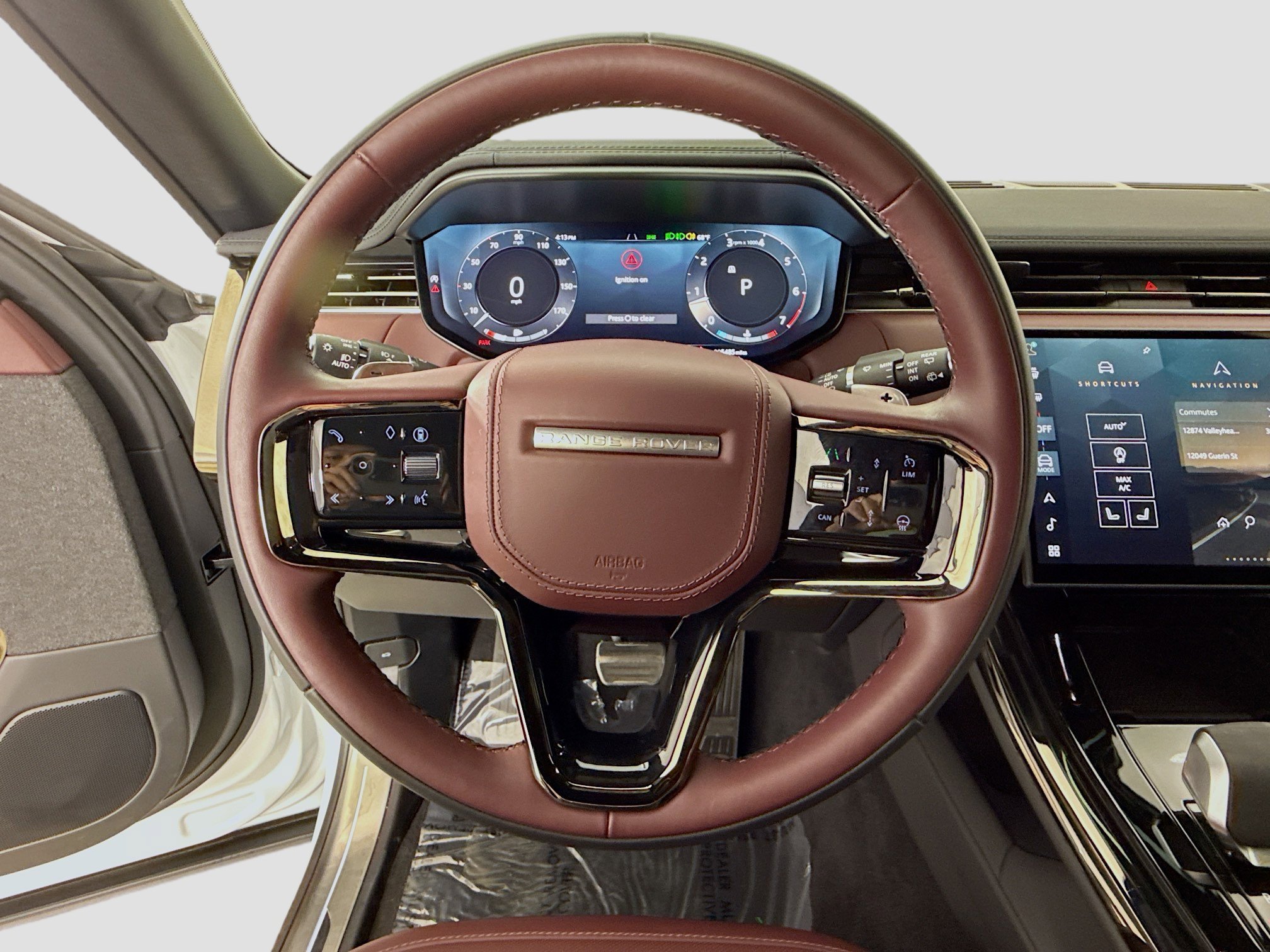 Used 2025 White Land Rover Dynamic SE image 11