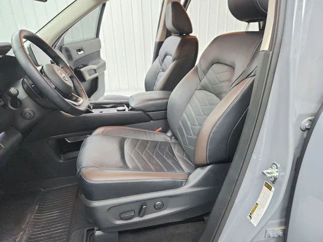 Used 2024 Gray Nissan Platinum image 20