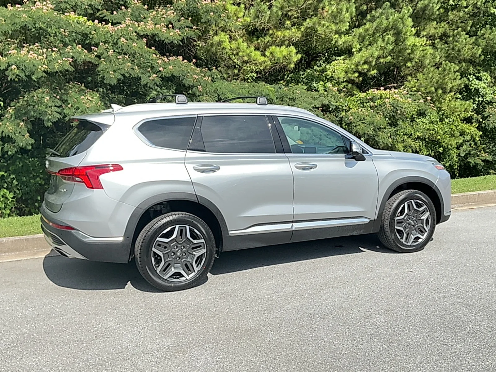 Used 2023 Shimmering Silver Hyundai Limited image 2