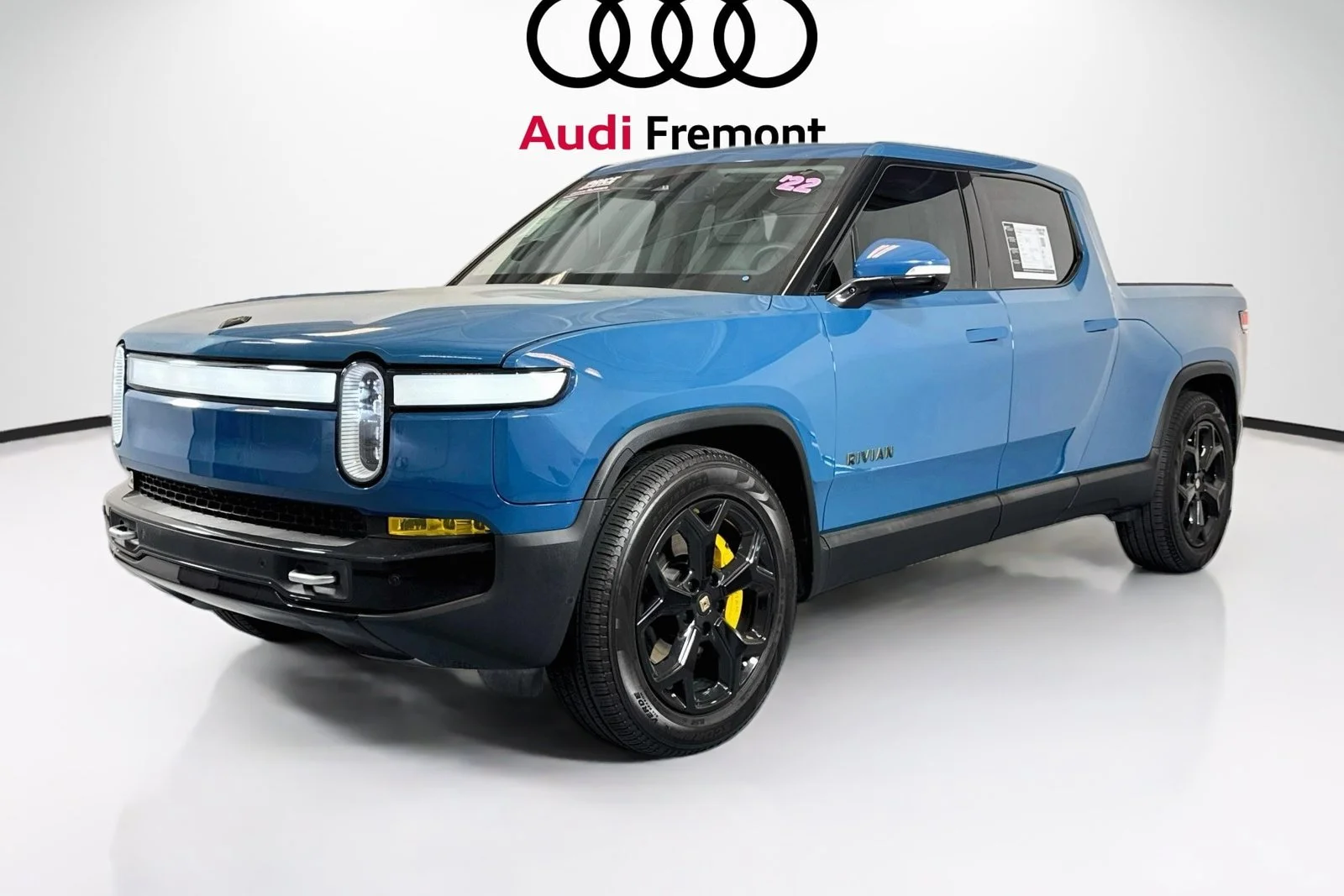 Used 2022 Rivian Blue Rivian Adventure Package image 3