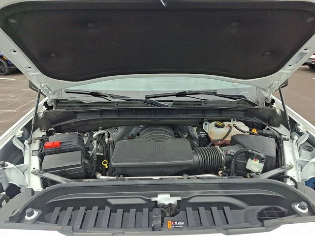 Used 2023 White GMC Elevation image 28