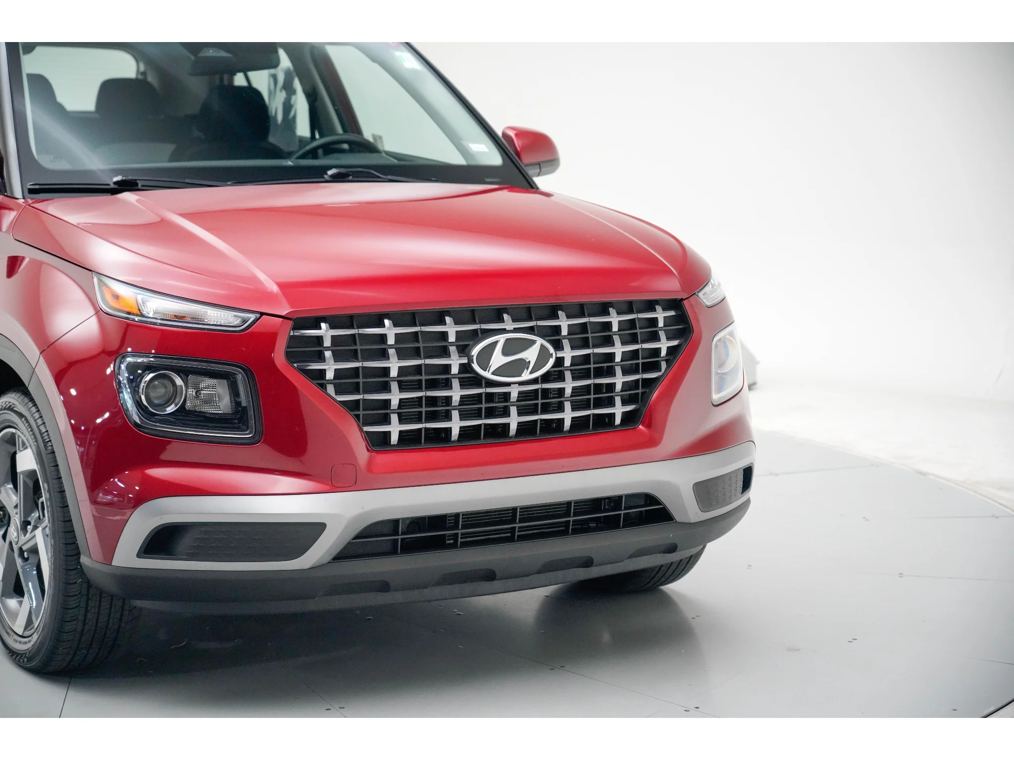Used 2025 Ultimate Red Hyundai SEL image 10