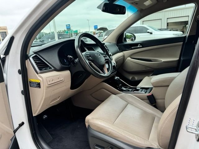 Used 2018 White Hyundai SEL Plus image 31