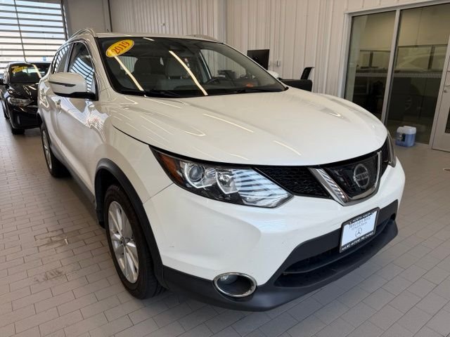 Used 2019 White Nissan SV image 1