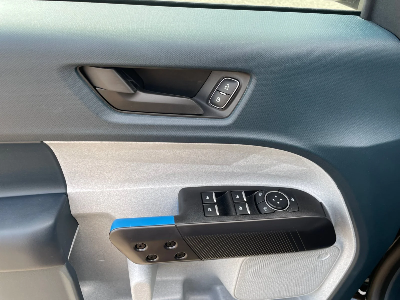 New 2026 Shadow Black Ford XLT image 16