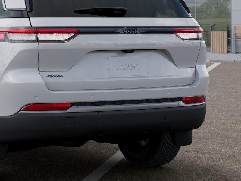 Used 2026 Bright White Clear-Coat Exteri Jeep GRAND CHEROKEE LAREDO ALTITUDE image 13